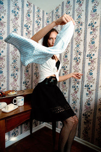 Lynnee-Bluebell-Gingham-Napkins-Lifestyle-Image-01